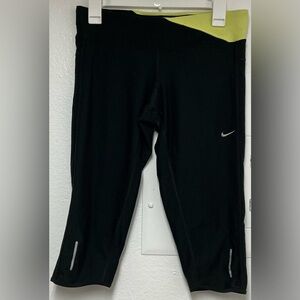 Nike Dri-Fit‎ Women’s Capri Leggings with Reflective Accents Sz M